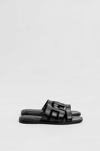 REINA BLACK